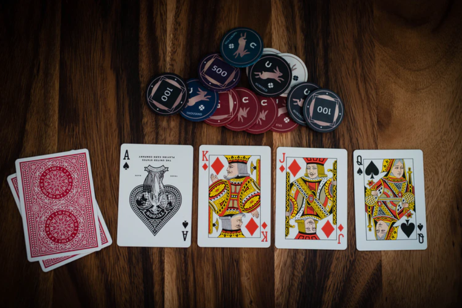 Winning Poker Strategies for Smart Gamblers